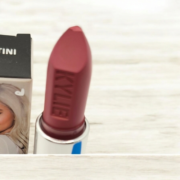 NIB Kylie Jenner "Flirtini Matte" Lipstick - Picture 7 of 8